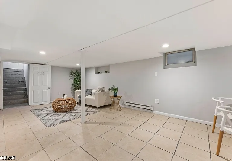 526 Jackson Ave #2 — Photo 6