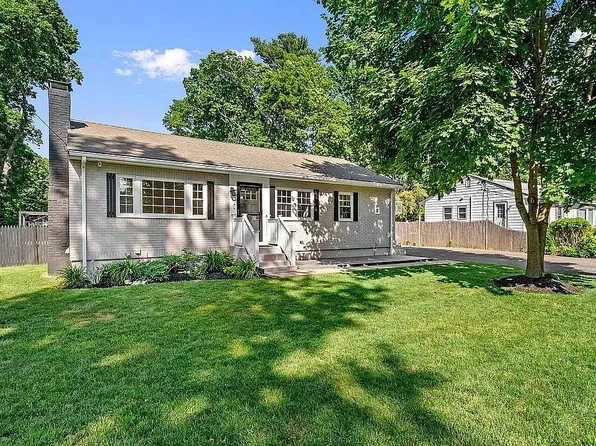 8 Fairbrook Rd, Framingham, MA 01701