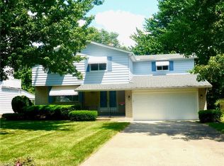 4631 Camellia Ln, North Olmsted, OH 44070