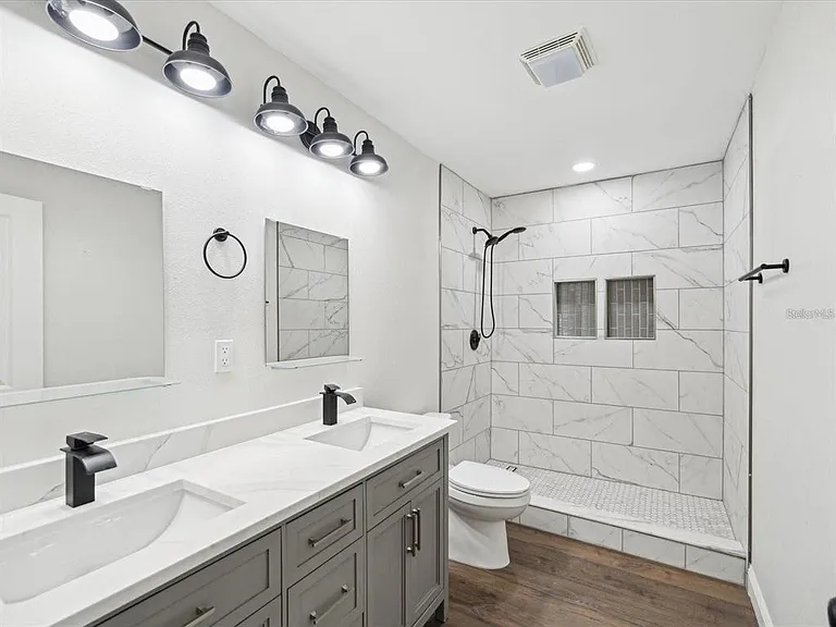 1008 E Norfolk St — Photo 28