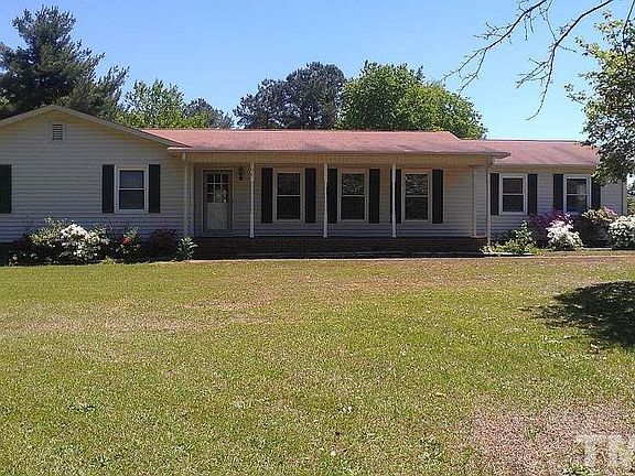 2nd image of 105 Edgewater Dr