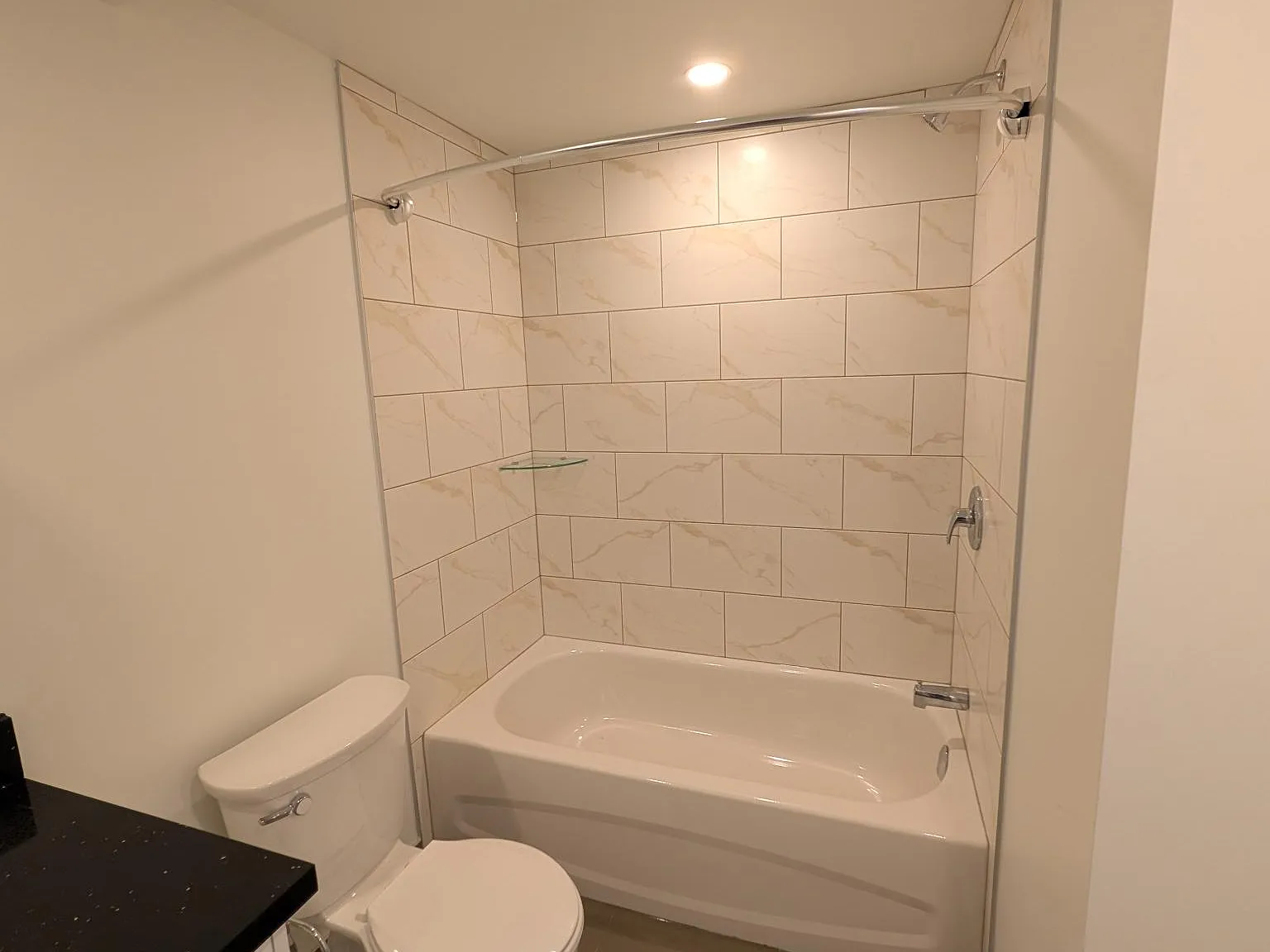 10 Elvaston Drive Toronto — Photo 3