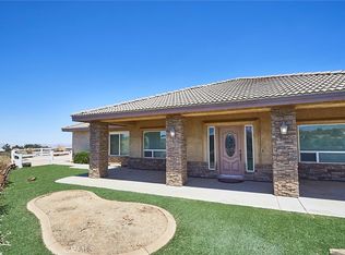 10292 Whitehaven St, Oak Hills, CA 92344