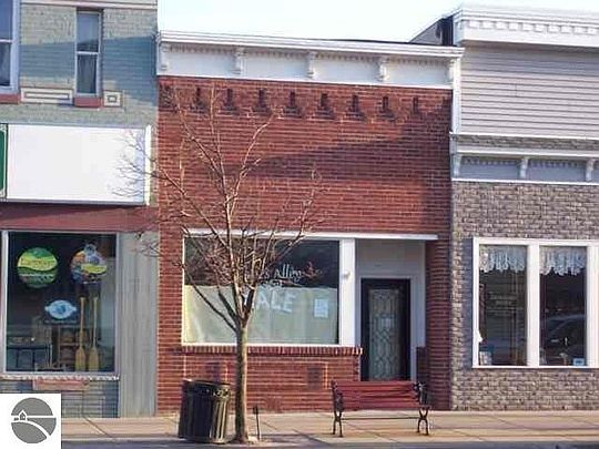 1st image of 302 W Houghton Ave