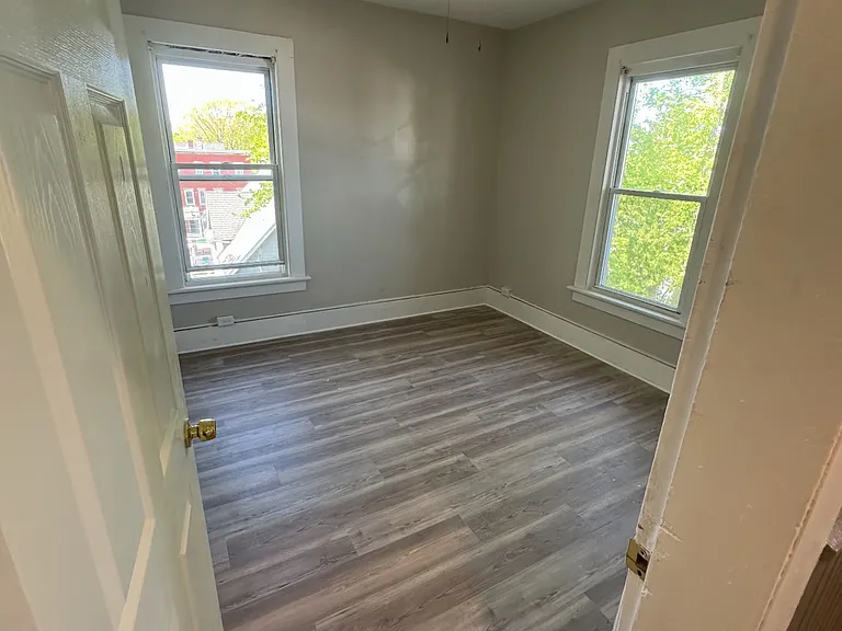 167 Coram Ave #167 — Photo 4