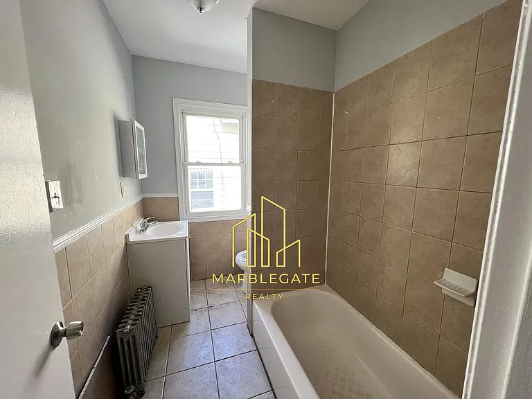229 Alexander St #22 — Photo 17