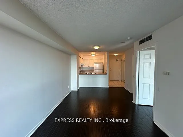Building Photo - 8 Hillcrest Ave #1005