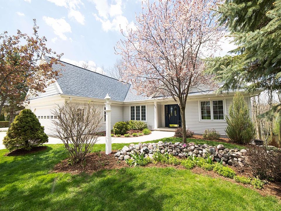 1st image of 535 River Dr