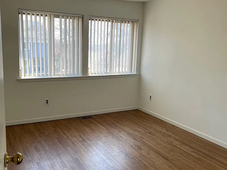 23 Richard Ct — Photo 27