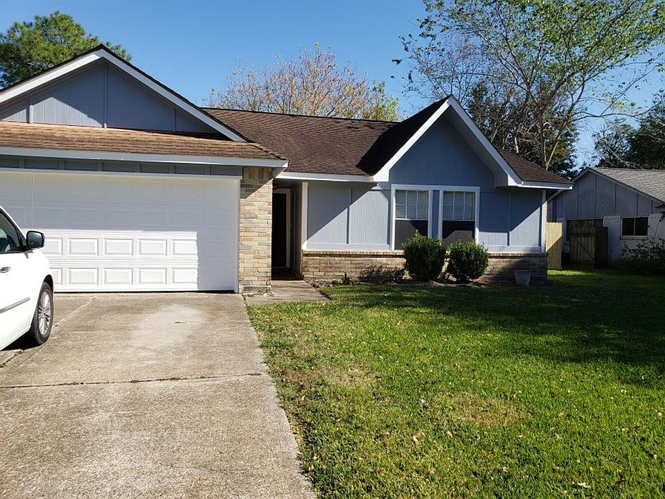 1st image of 520 Magnolia Bnd