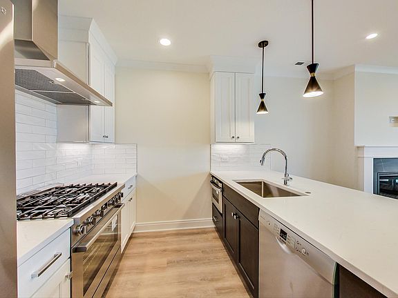 4th image of 4311 N Western Ave #3