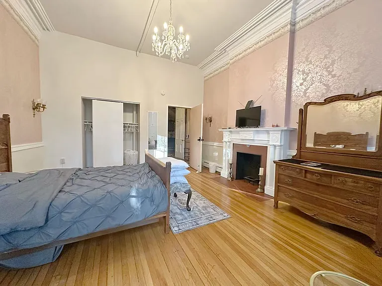 213 Highland Ave #1 — Photo 2