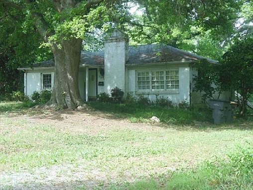 2nd image of 1012 Thomas Ave