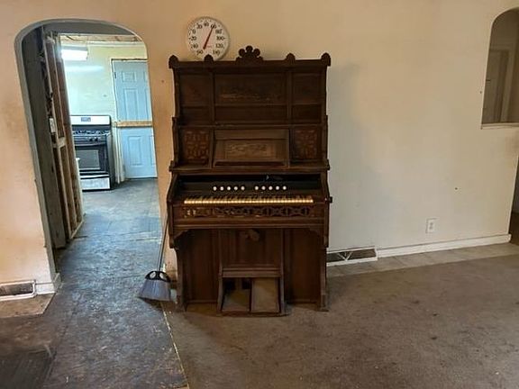 4th image of 1718 Maryland Ave