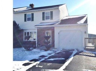 940 Timber Ln, Sinking Spring, PA 19608