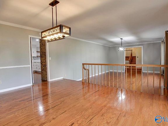 5th image of 104 Cedar Ln