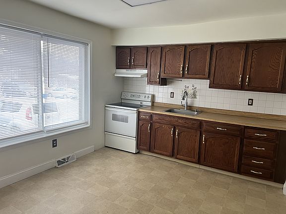 5th image of 18 Cedar Creek Ct #1
