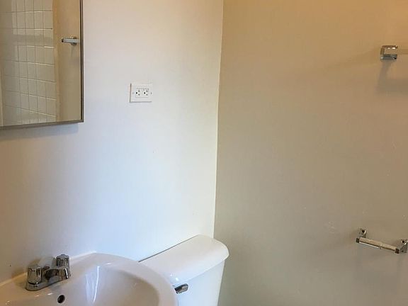 2nd image of 310 N Pine Ave APT 2A