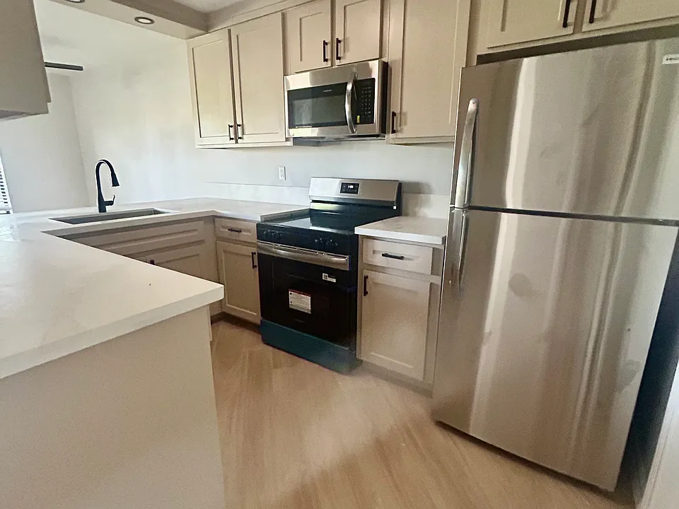 2900 Ashley Dr #103