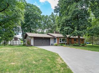 1267 Westlake Woods Dr, Springfield, MI 49037