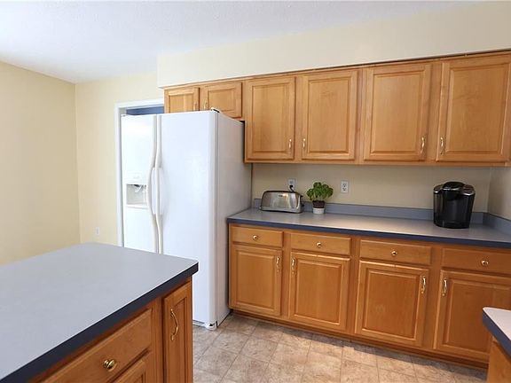 5th image of 15 Brigham Cir