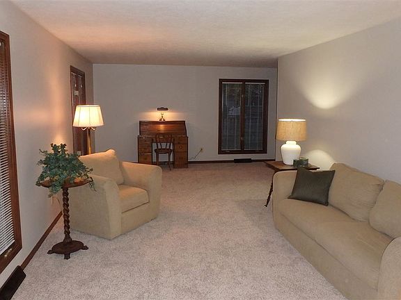 2nd image of 51866 Chicory Ln