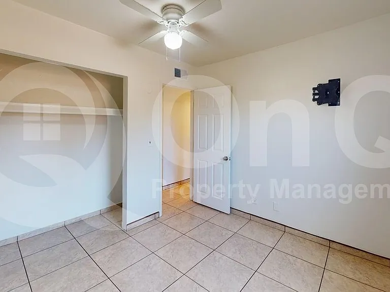 1132 W Knox Pl — Photo 8