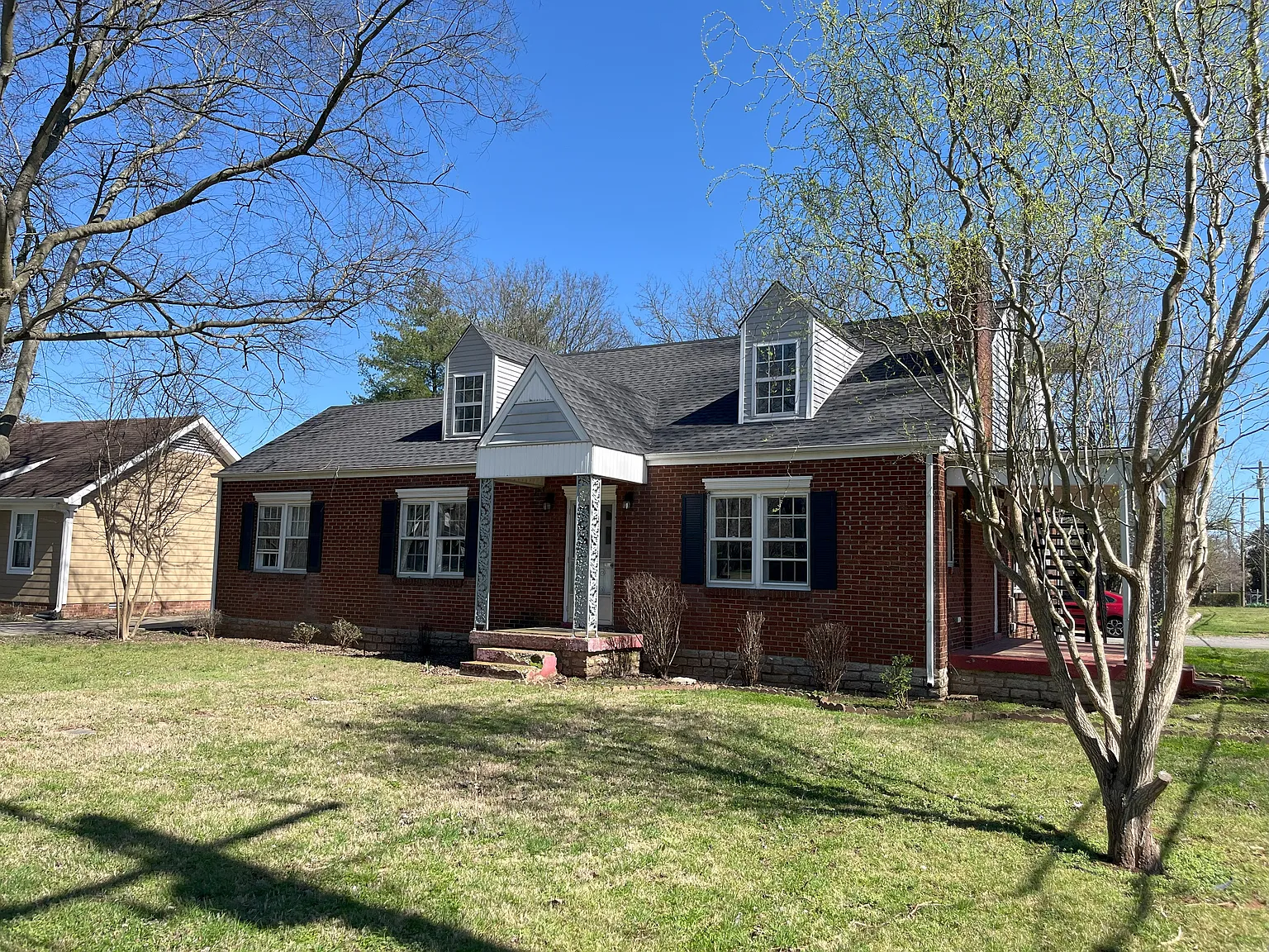 3 bed, 1250 sqft, $1,550 — Photo 1
