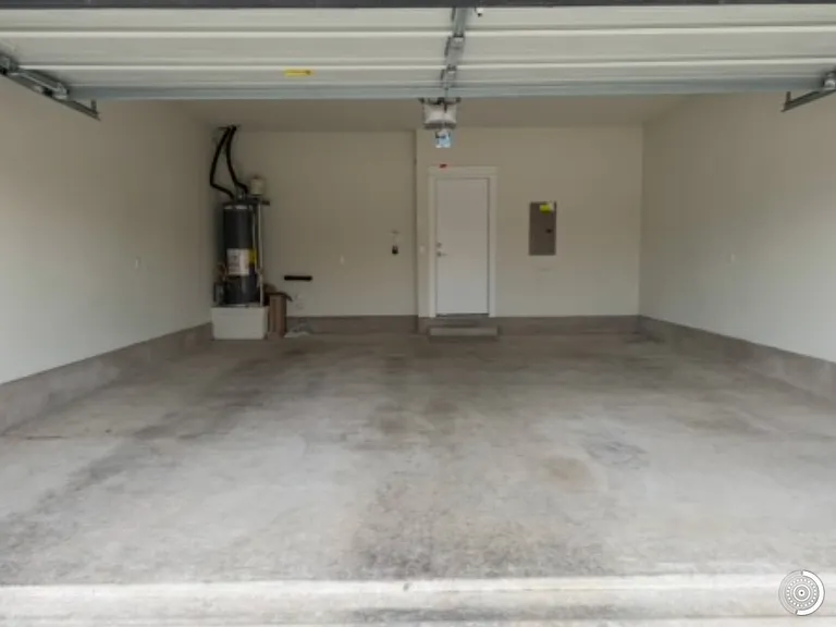 5600 Wolf Pack Dr — Photo 2