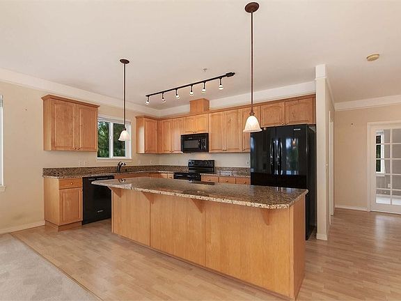 2nd image of 23009 Lakeview Dr Unit B306