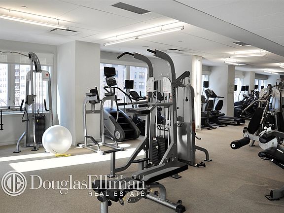 4th image of 200 W End Ave APT 8D
