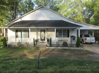 1391 Market St, Bolivar, TN 38008