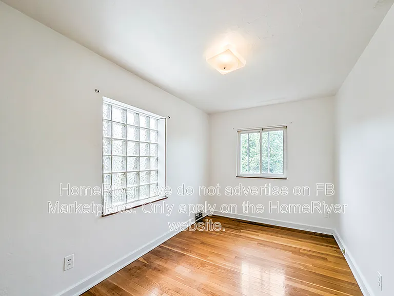 383 Broadmoor Ave — Photo 10