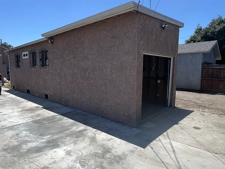 421 E Century Blvd #1 — Photo 10