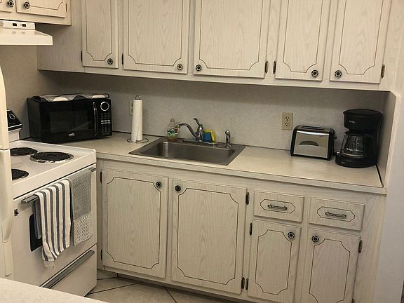 4th image of 17 Ventnor Dr A-unit 17