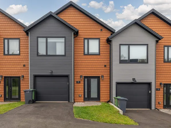 12 Harold Ct #5, Cornwall, PE C0A 1H3