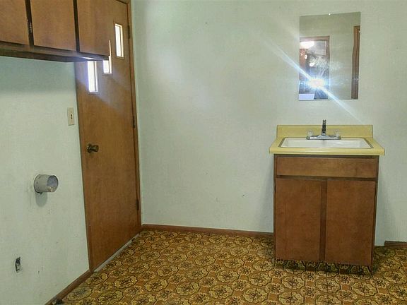 5th image of 309 W E St #W