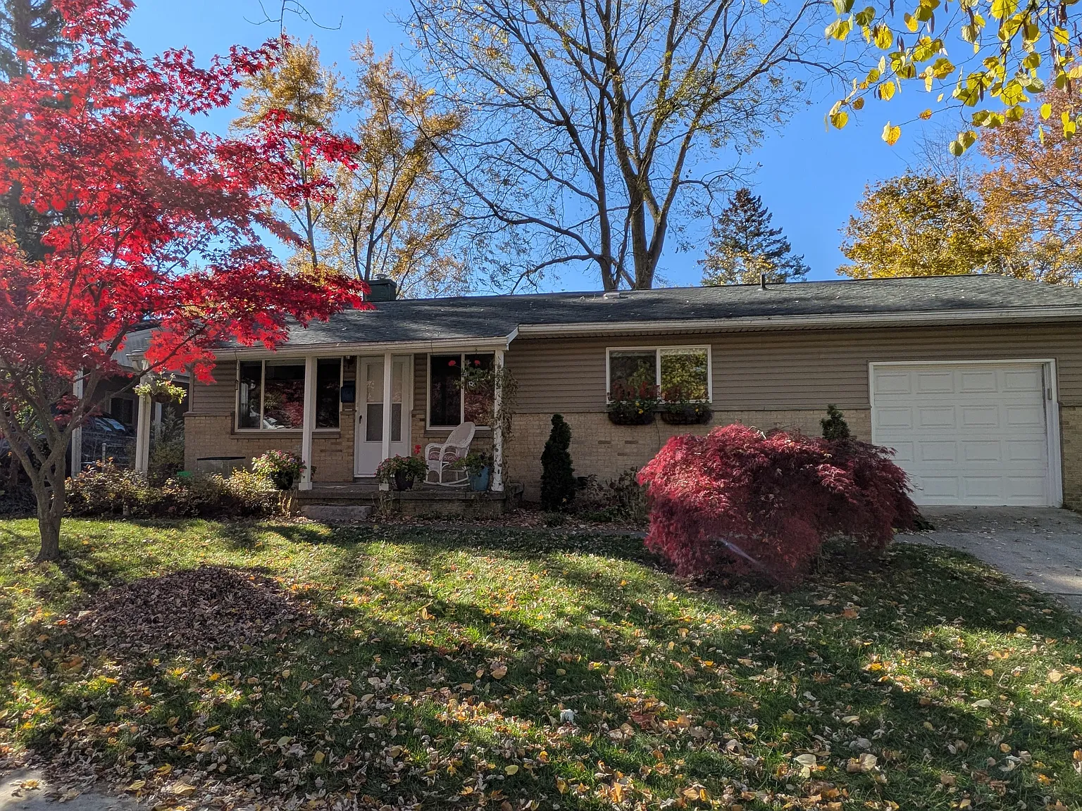 3 bed, 936 sqft, $2,700 — Photo 1