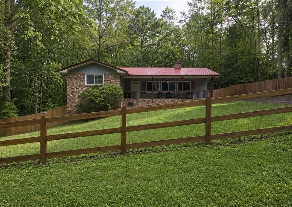 2nd image of 1552 Todd Ln SW