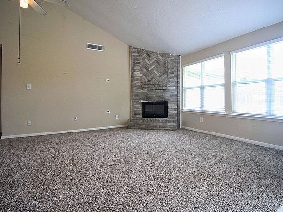3rd image of 2803 N Brompton Dr