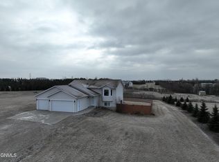 309 90th Ave NE, Bismarck, ND 58503