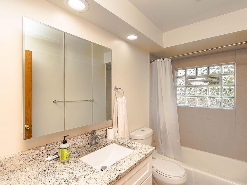1st image of 5238 N Neenah Ave #1A