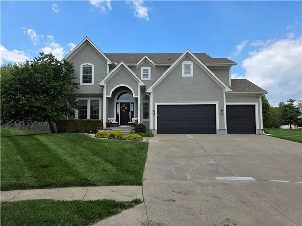 1408 Cedar Ridge Cir, Raymore, MO 64083