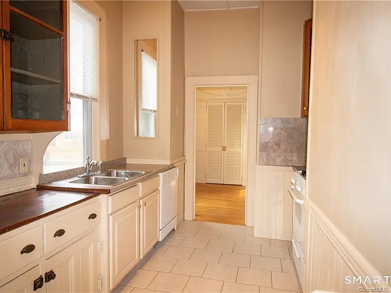 883 Montauk Ave #2 — Photo 3