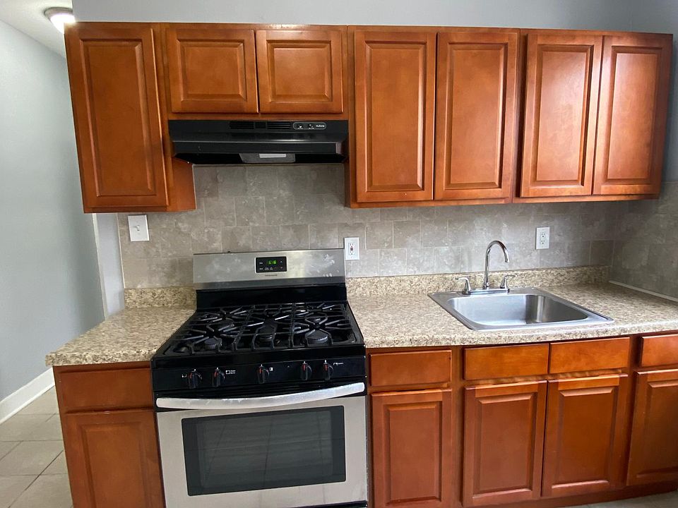 1st image of 247 Columbia Ave #2R