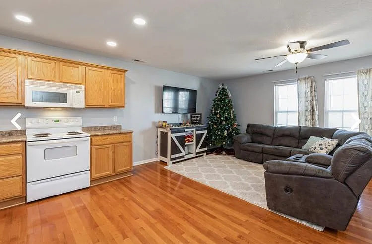 Building Photo - 3173 SW Sharmin Ln