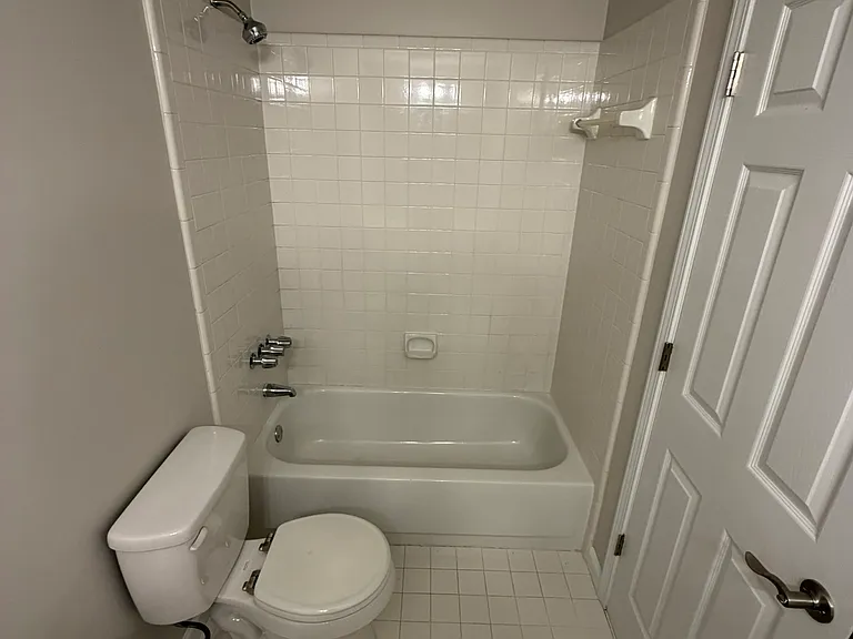 3929 Riverstone Dr — Photo 9
