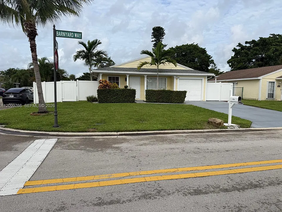 8289 Barnyard Way