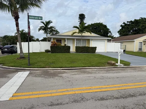 8289 Barnyard Way, Boca Raton, FL 33433