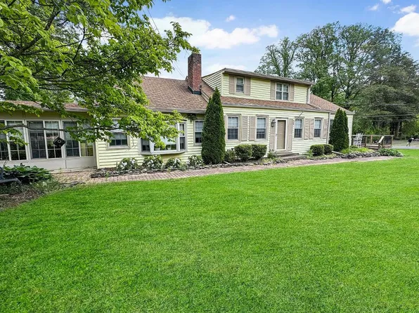 2907 Gray St, Oakton, VA 22124